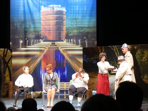 Theatergruppe BLINDFLUG: Erfolgreiche Premiere im Theater Oberhausen